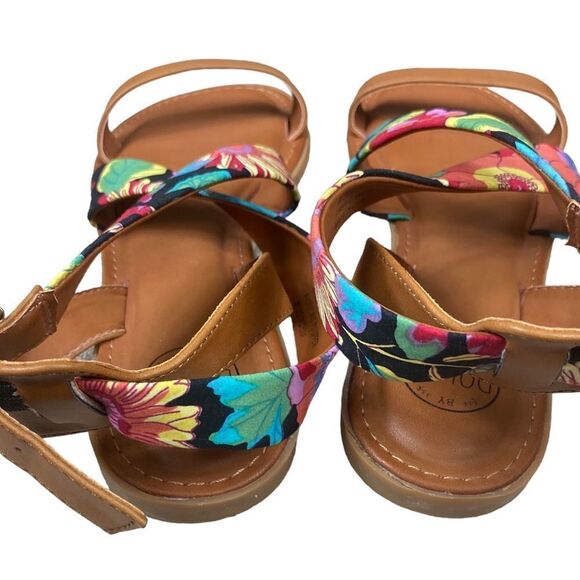 DOLCE by Mojo Moxy Wm’s Sz 8.5 Floral Ankle Buckle Strap Flat Sandals Shoes - Picture 2 of 5